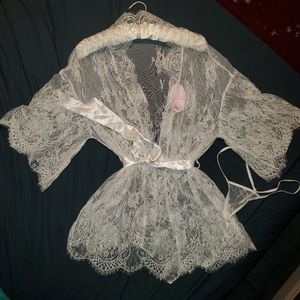 White lace bridal robe